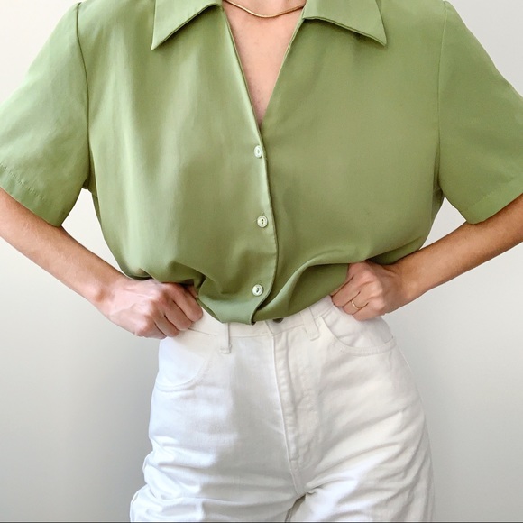 **SOLD ON DEPOP** Vintage olive green retro - Picture 2 of 4